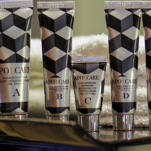 Tuchmasken in Gesichtspflege: FAQs & Beispiel 4 svg+xml;charset=utf Cosmetiqua Magazine