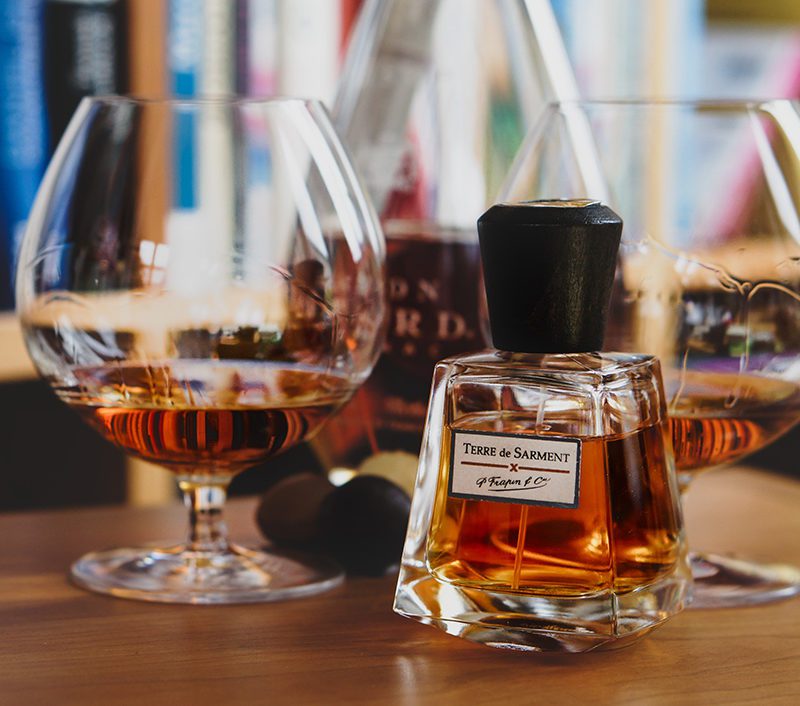 Download HD niche perfume wallpapers 17 Frapin Terre de Sarment cognac perfume perfum profumo fragrance niche parfüm nischenparfüm duft парфюм духи аромат нишевая парфюмения ниша нишевый парфюм gourmand gourmet