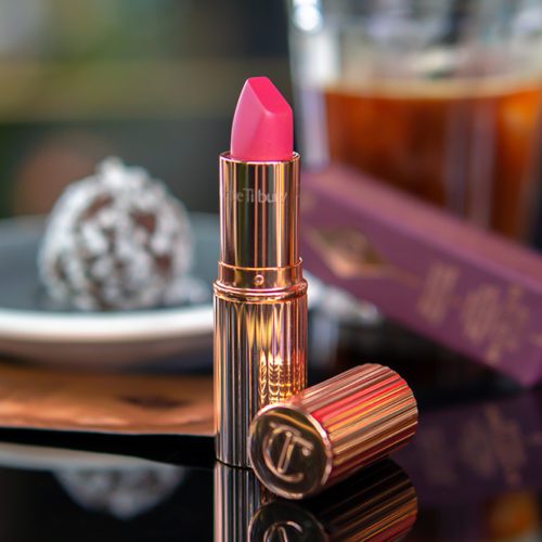 Download HD Nischenparfüm Wallpapers Vol. 2 21 Charlotte Tilbury Gracefully Pink or Amazing Grace Matte Revolution Lipstick lippenstift помада